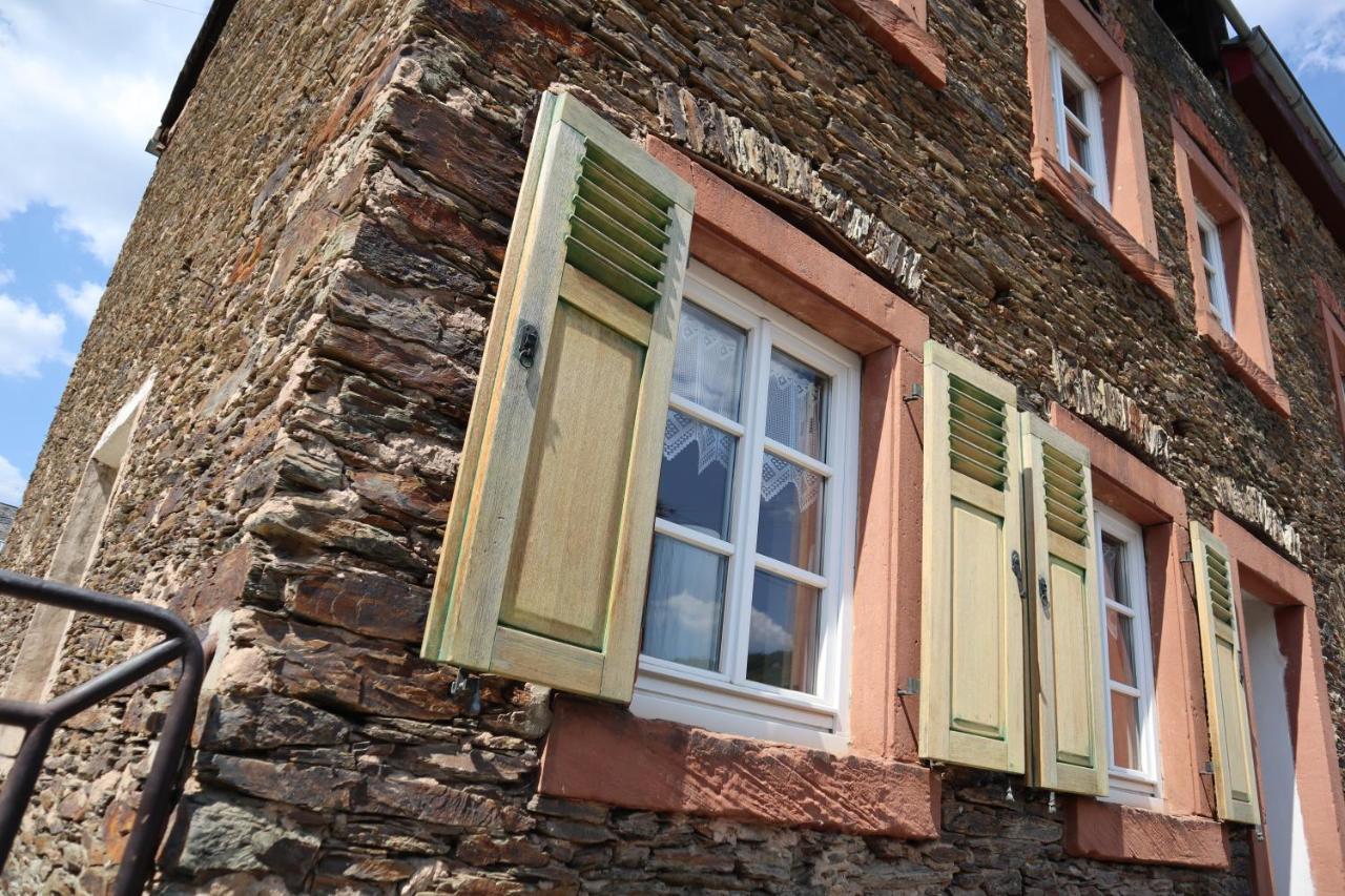 Winzerhaus Wehlener Sonnenuhr Villa แบร์นคาสเทล-คืสท์ ภายนอก รูปภาพ